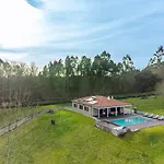 Madorra House I Heated Pool 게스트하우스 4*