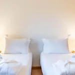 게스트하우스 Madorra House I Heated Pool 4*