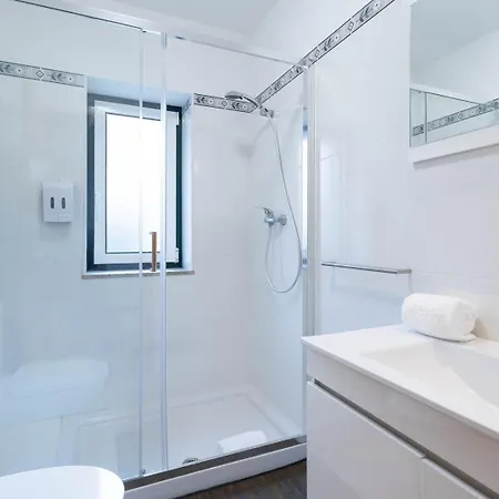 Guest house Madorra House I Heated Pool 4*